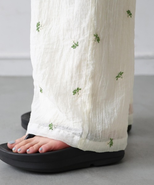 tiptop(ティップトップ)の「シアー小花刺繍イージーパンツ(その他パンツ・レディース・ブラック/ブラウン/アイボリー・FREE)」の17枚目の写真