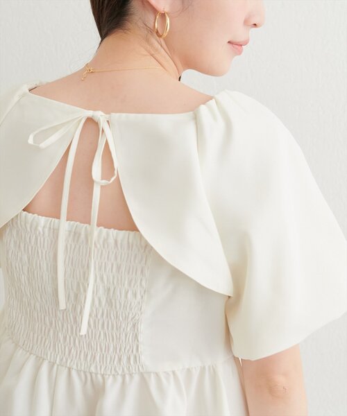 natural couture（ナチュラルクチュール）の「パフスリーブペプラムトップス（シャツ/ブラウス・レディース・ライトグレー/ブラック/オフホワイト/モカ・FREE）」の5枚目の写真