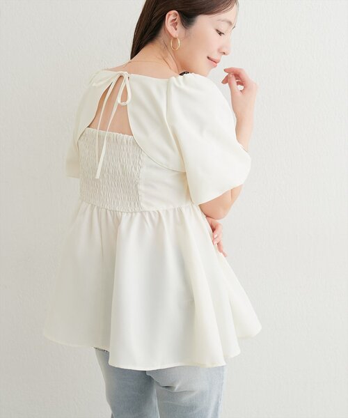 natural couture（ナチュラルクチュール）の「パフスリーブペプラムトップス（シャツ/ブラウス・レディース・ライトグレー/ブラック/オフホワイト/モカ・FREE）」の9枚目の写真