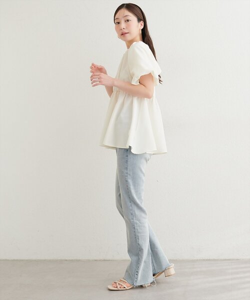 natural couture（ナチュラルクチュール）の「パフスリーブペプラムトップス（シャツ/ブラウス・レディース・ライトグレー/ブラック/オフホワイト/モカ・FREE）」の11枚目の写真