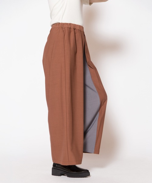 OSMOSIS(オズモーシス)の「バイカラータックパンツ(その他パンツ・レディース・ブラック/グレー/ブラウン・ONE SIZE)」の6枚目の写真