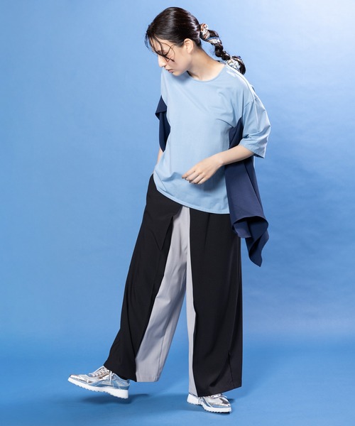 OSMOSIS(オズモーシス)の「バイカラータックパンツ(その他パンツ・レディース・ブラック/グレー/ブラウン・ONE SIZE)」の4枚目の写真