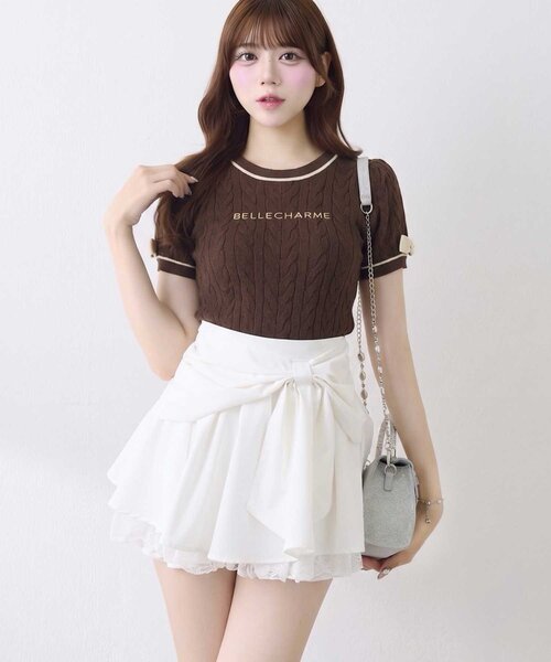 Belle Charme(ベルシャルム)の「【Belle Charme】Ribbon Line Cable Knit(ニット/セーター・レディース・ブラウン/ライトグレー/ブラック/オフホワイト・FREE)」の1枚目の写真