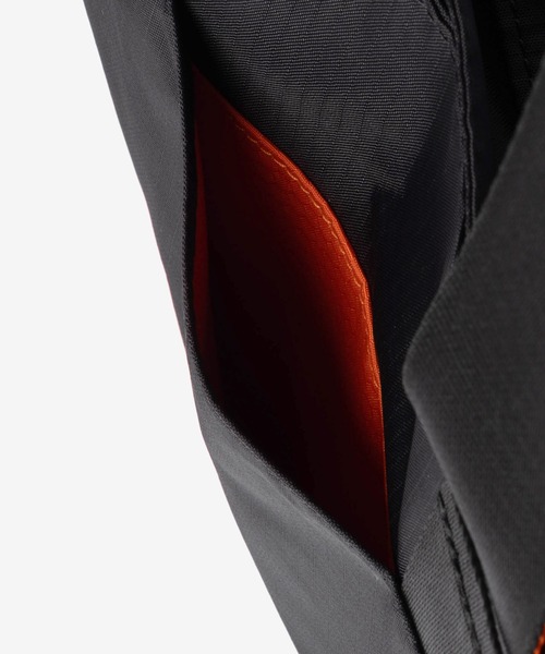 ALPAKA(アルパカ)の「ALPAKA / アルパカ Elements Tote (M) (Black Axoflux 210D) 撥水 軽量 PC トートバッグ(トートバッグ・メンズ・ブラック・FREE)」の11枚目の写真
