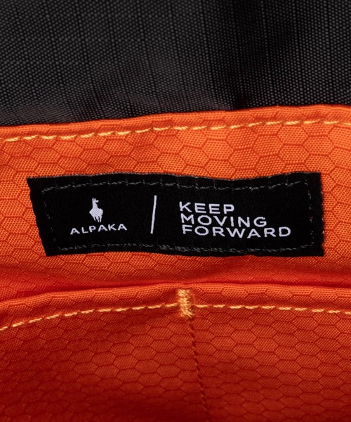 ALPAKA(アルパカ)の「ALPAKA / アルパカ Elements Tote (M) (Black Axoflux 210D) 撥水 軽量 PC トートバッグ(トートバッグ・メンズ・ブラック・FREE)」の13枚目の写真