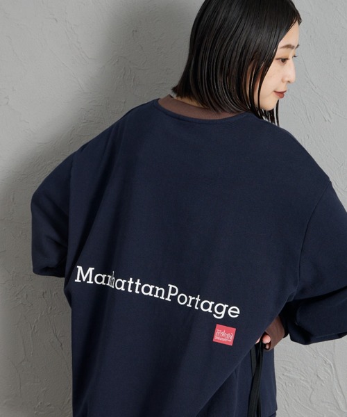 Manhattan Portage（マンハッタンポーテージ）の「【WEB先行予約】[MANHATTAN PORTAGE/マンハッタンポーテージ] 別注 ポケットロゴ刺繍 バックプリントスウェット（スウェット・レディース・ブラック/ネイビー/アイボリー・S/L/M/XL）」の3枚目の写真
