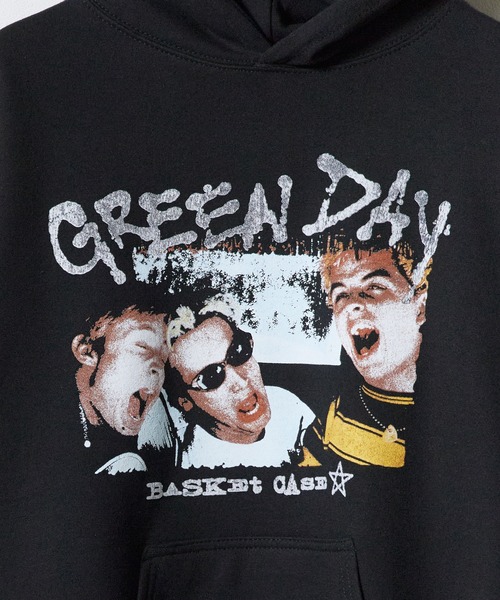 ROCK-OFF（ロックオフ）の「GREEN DAY / グリーン・デイ Unisex Pullover Hoodie Sweatshirt Basket Case Star ユニセックス プルオーバー フーディー スウェット トレーナー（パーカー・メンズ・ブラック・S/M/L/XL）」の3枚目の写真