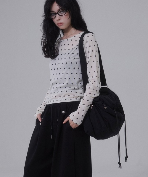 ENVYM(アンビー)の「2wayナイロンショルダーバッグ【大容量/A4対応】(ショルダーバッグ・レディース・ブラック・FREE)」の9枚目の写真