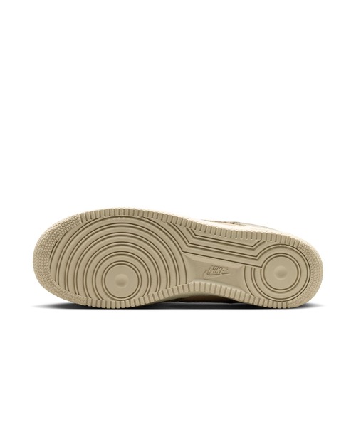 NIKE（ナイキ）の「NIKE/ナイキ ｴｱ ﾌｫｰｽ 1 07 LV8（スニーカー・メンズ・ベージュ・26cm/26.5cm/27cm/27.5cm/28cm）」の9枚目の写真