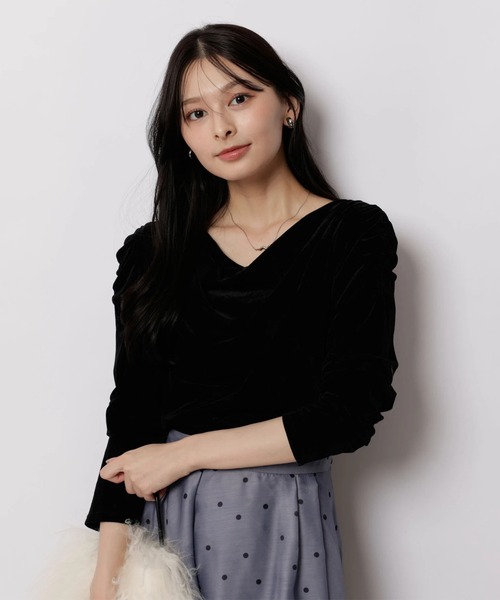 Apuweiser-riche（アプワイザーリッシェ）の「ドレープベロアカットソー（Tシャツ/カットソー・レディース・ブラック/オフホワイト/モカ・2）」の2枚目の写真