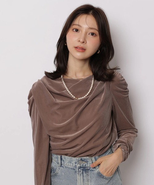Apuweiser-riche（アプワイザーリッシェ）の「ドレープベロアカットソー（Tシャツ/カットソー・レディース・ブラック/オフホワイト/モカ・2）」の3枚目の写真