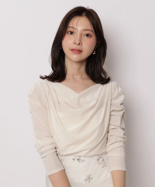 Apuweiser-riche（アプワイザーリッシェ）の「ドレープベロアカットソー（Tシャツ/カットソー・レディース・ブラック/オフホワイト/モカ・2）」の4枚目の写真