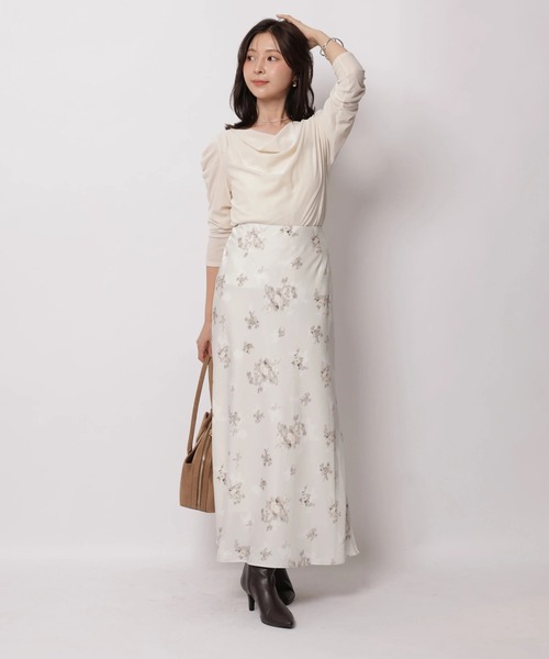 Apuweiser-riche（アプワイザーリッシェ）の「ドレープベロアカットソー（Tシャツ/カットソー・レディース・ブラック/オフホワイト/モカ・2）」の15枚目の写真