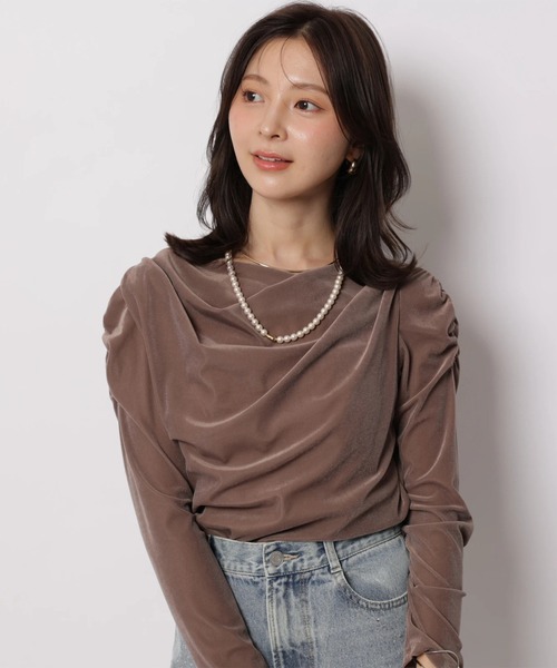 Apuweiser-riche（アプワイザーリッシェ）の「ドレープベロアカットソー（Tシャツ/カットソー・レディース・ブラック/オフホワイト/モカ・2）」の18枚目の写真