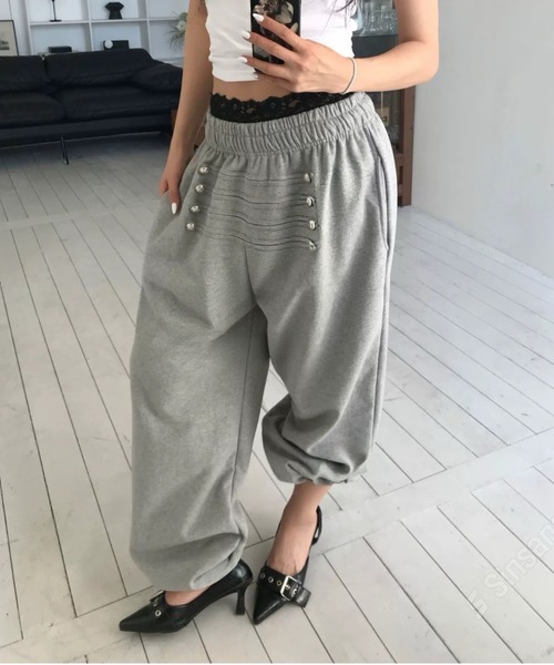 Vipoa（ヴィポア）の「Napoleon stud sweat pants（スウェットパンツ・レディース・ブラック/グレー/ホワイト/ライトグレー・FREE）」の22枚目の写真