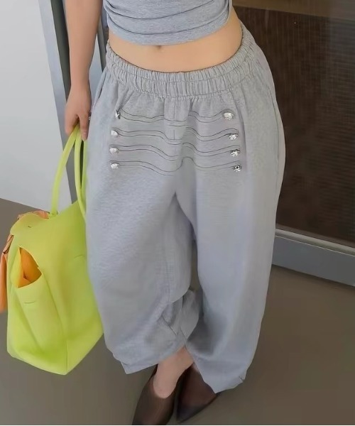Vipoa（ヴィポア）の「Napoleon stud sweat pants（スウェットパンツ・レディース・ブラック/グレー/ホワイト/ライトグレー・FREE）」の9枚目の写真
