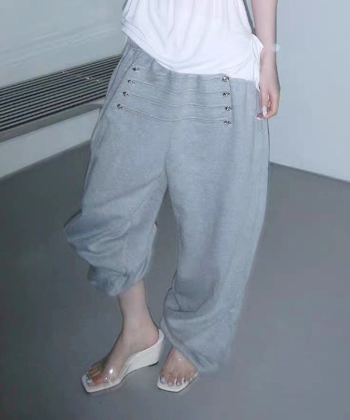 Vipoa（ヴィポア）の「Napoleon stud sweat pants（スウェットパンツ・レディース・ブラック/グレー/ホワイト/ライトグレー・FREE）」の19枚目の写真