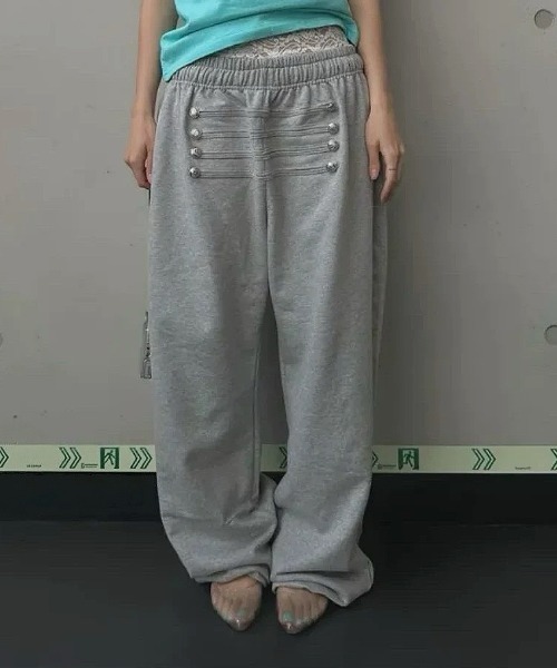 Vipoa（ヴィポア）の「Napoleon stud sweat pants（スウェットパンツ・レディース・ブラック/グレー/ホワイト/ライトグレー・FREE）」の14枚目の写真