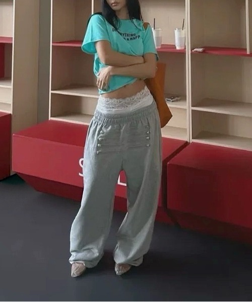 Vipoa（ヴィポア）の「Napoleon stud sweat pants（スウェットパンツ・レディース・ブラック/グレー/ホワイト/ライトグレー・FREE）」の16枚目の写真