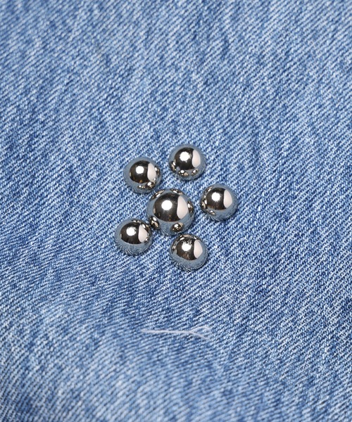 DISCOVERED(ディスカバード)の「Flower Ramponi Studs Denim Pants(デニムパンツ・メンズ・インディゴブルー・FREE)」の4枚目の写真