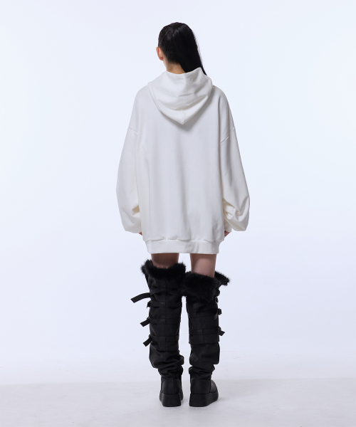 GILAARCHIVE(ギラアーカイブ)の「USAロゴ ガール オーバーサイズフーディー ホワイト(パーカー・レディース・その他・LARGE/MEDIUM)」の3枚目の写真