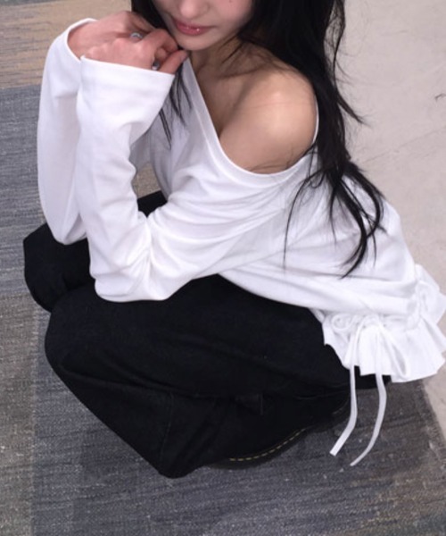 Emilie(エミリー)の「ボートネック フリルヘムスウェットトップス(Tシャツ/カットソー・レディース・ホワイト/ブラック/グレー・FREE)」の11枚目の写真