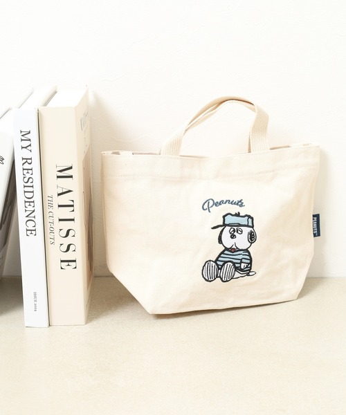 PEANUTS(ピーナッツ)の「スヌーピー ショルダーミニトートバッグ ミニバッグ T-shirt SNOOPY(トートバッグ・レディース・キナリ/ブラック・FREE)」の2枚目の写真