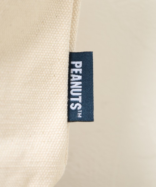 PEANUTS(ピーナッツ)の「スヌーピー ショルダーミニトートバッグ ミニバッグ T-shirt SNOOPY(トートバッグ・レディース・キナリ/ブラック・FREE)」の12枚目の写真