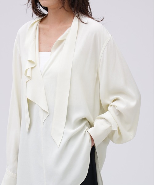 YLEVE(イレーヴ)の「YLEVE / RAYON DE CHINE RUFFLE BLOUSE(シャツ/ブラウス・レディース・イエロー/グレー・1/0)」の19枚目の写真