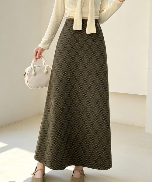 LEMOA(レモア)の「チェック柄クラシカルロングスカート(スカート・レディース・ダークブラウン/グリーン・MEDIUM/LARGE/X-LARGE)」の2枚目の写真