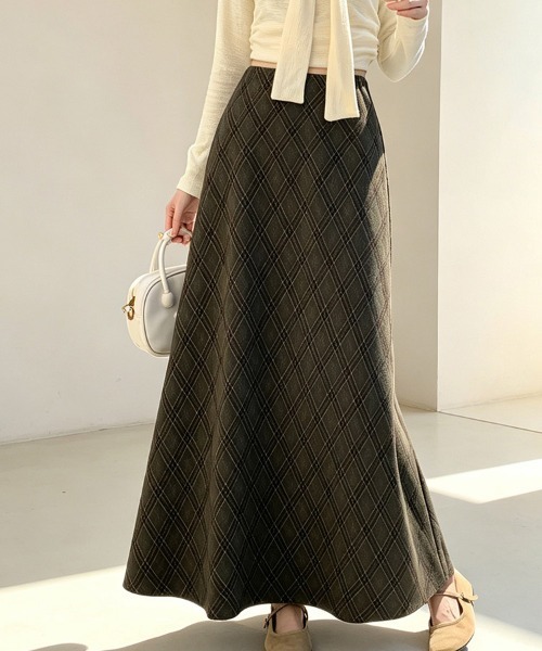 LEMOA(レモア)の「チェック柄クラシカルロングスカート(スカート・レディース・ダークブラウン/グリーン・MEDIUM/LARGE/X-LARGE)」の12枚目の写真
