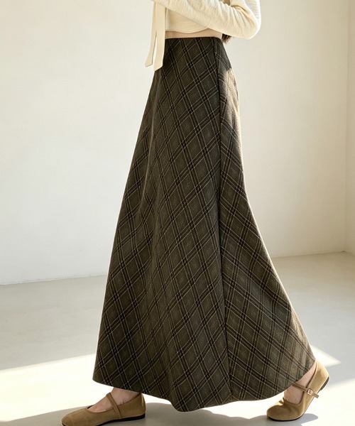 LEMOA(レモア)の「チェック柄クラシカルロングスカート(スカート・レディース・ダークブラウン/グリーン・MEDIUM/LARGE/X-LARGE)」の9枚目の写真