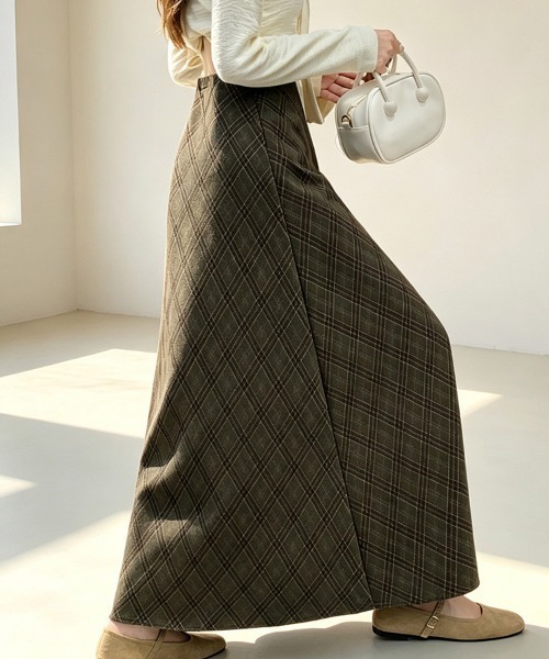 LEMOA(レモア)の「チェック柄クラシカルロングスカート(スカート・レディース・ダークブラウン/グリーン・MEDIUM/LARGE/X-LARGE)」の7枚目の写真