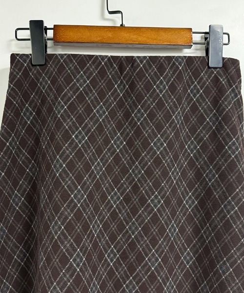 LEMOA(レモア)の「チェック柄クラシカルロングスカート(スカート・レディース・ダークブラウン/グリーン・MEDIUM/LARGE/X-LARGE)」の6枚目の写真