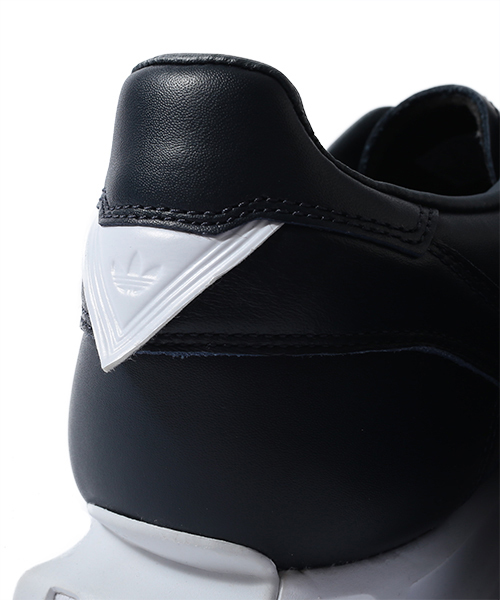 adidas（アディダス）の「adidas Originals by White Mountaineering / WM FORMEL 1（スニーカー・メンズ・ネイビー/ホワイト・26.0cm/27.0cm/26.5cm/27.5cm/28.5cm/28.0cm）」の14枚目の写真