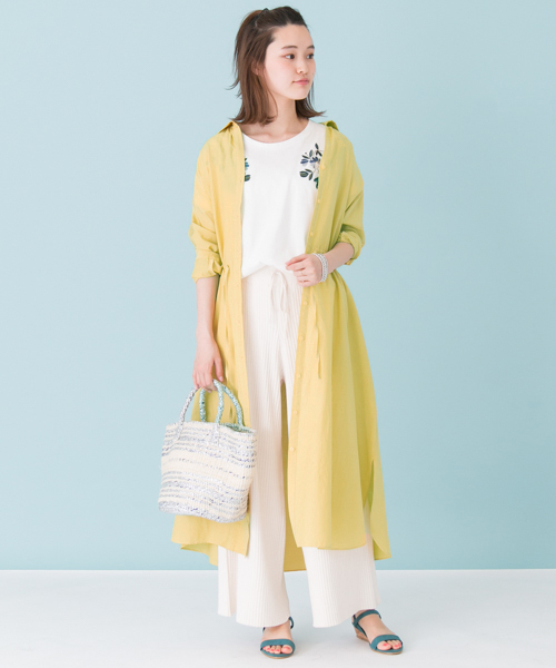 URBAN RESEARCH（アーバンリサーチ）の「【TRILL掲載】UR シルクコットンシャツワンピ―ス（シャツワンピース・レディース・オフホワイト/ネイビー/イエロー・FREE）」の6枚目の写真