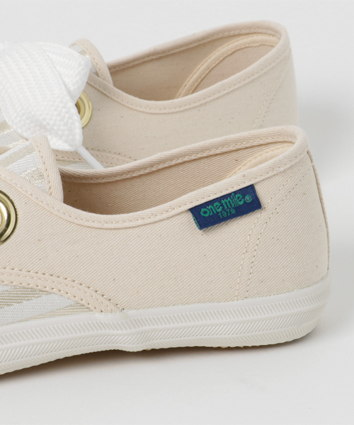 One Mile（ワンマイル）の「レースアップスニーカー(OM-729)（スニーカー・レディース・ゴールド/シルバー・23.5cm/23.0cm/24.0cm/24.5cm/22.5cm）」の4枚目の写真