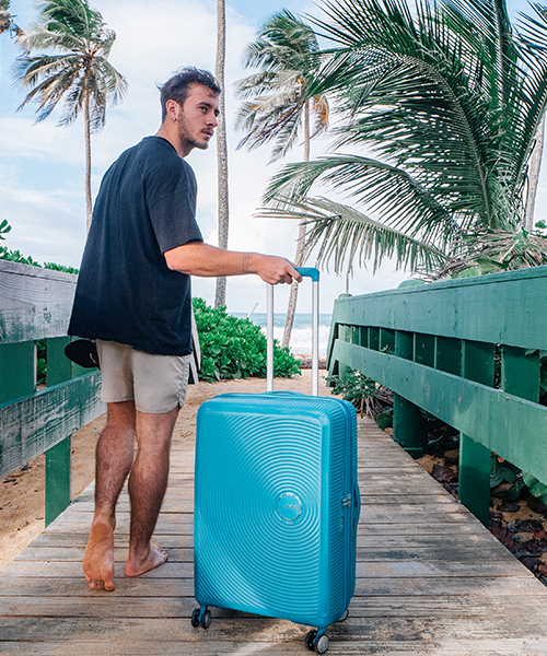 AMERICAN TOURISTER（アメリカンツーリスター）の「SOUNDBOX SPINNER 67 / アメリカンツーリスター　サウンドボックス　スピナー67　スーツケース（スーツケース/キャリーバッグ）」｜ターコイズブルー 