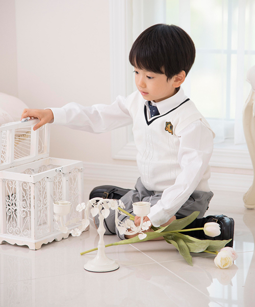 Catherine Cottage（キャサリンコテージ）の「ニットベストセット4点セット（セットアップ・キッズ・ホワイト/ブラック・100/120/95/110/130）」の15枚目の写真