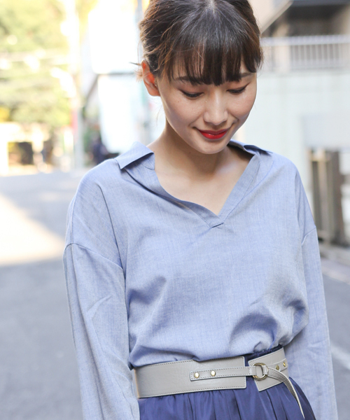 laboratory work（ラボラトリーワーク）の「抜き衿スキッパーシャツ（シャツ/ブラウス・レディース・ベージュ/ネイビー/オフホワイト・MEDIUM）」の4枚目の写真