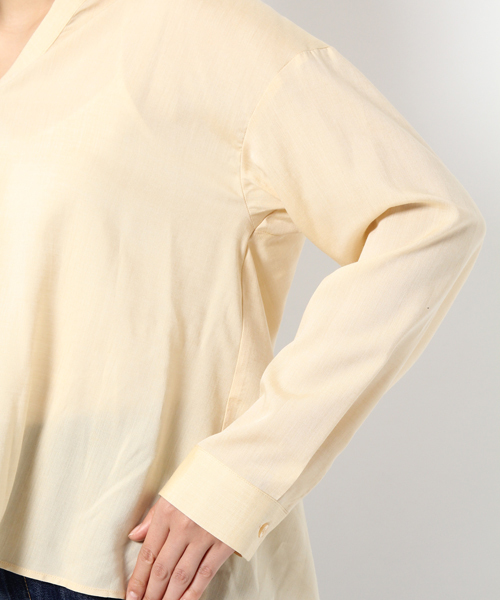 laboratory work（ラボラトリーワーク）の「抜き衿スキッパーシャツ（シャツ/ブラウス・レディース・ベージュ/ネイビー/オフホワイト・MEDIUM）」の17枚目の写真