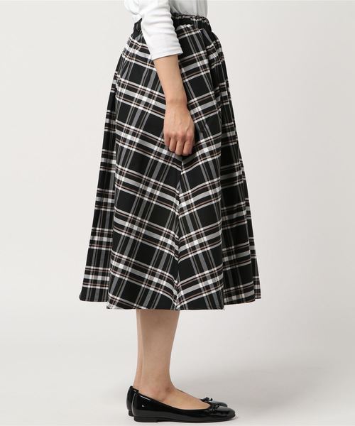 PUNYUS(プニュズ)の「チェック柄ミモレスカート(スカート・レディース・ブラック/ベージュ・1/2/4/3)」の3枚目の写真