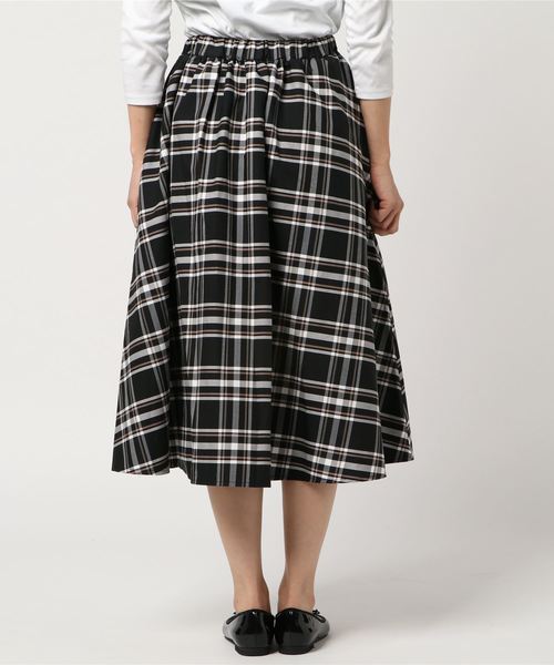 PUNYUS(プニュズ)の「チェック柄ミモレスカート(スカート・レディース・ブラック/ベージュ・1/2/4/3)」の4枚目の写真