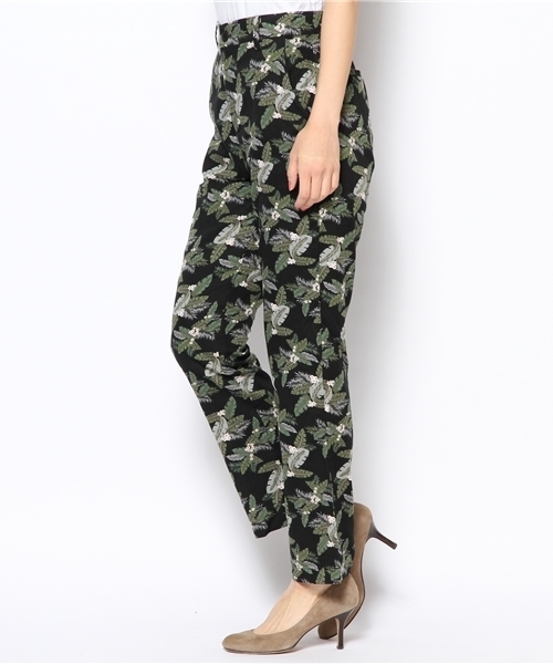 CIAOPANIC(チャオパニック)の「《WEB限定SALE価格》【Ciaopanic】アロハ葉っぱ柄タックPT(その他パンツ・レディース・オフホワイト/ブラック・FREE)」の3枚目の写真