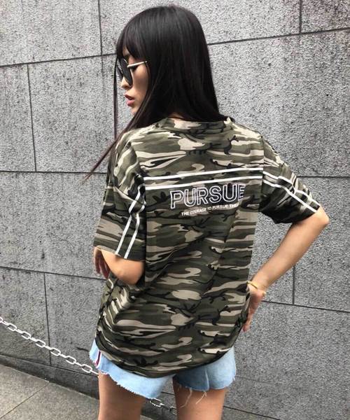 ENVYM（アンビー）の「pursue T-SH（Tシャツ/カットソー・レディース・ホワイト/ブラック/レッド/グリーン系カモフラージュ・FREE）」の4枚目の写真