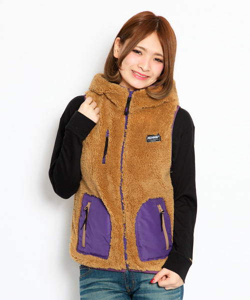 X-girl（エックスガール）の「FLUFFY VEST 2013（ベスト・レディース・ホワイト/マルチ/ベージュ/ネイビー・1/2）」の3枚目の写真