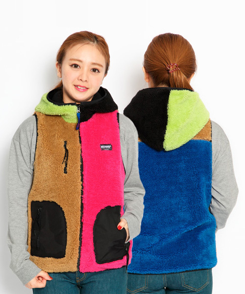 X-girl（エックスガール）の「FLUFFY VEST 2013（ベスト・レディース・ホワイト/マルチ/ベージュ/ネイビー・1/2）」の11枚目の写真