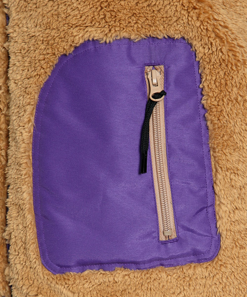 X-girl（エックスガール）の「FLUFFY VEST 2013（ベスト・レディース・ホワイト/マルチ/ベージュ/ネイビー・1/2）」の12枚目の写真