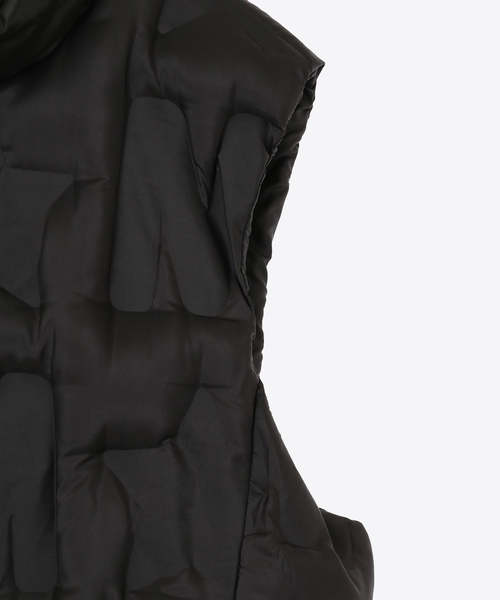 MARK & LONA(マークアンドロナ)の「M★ Embossed Down Vest(ダウンベスト・メンズ・ホワイト/チャコールグレー・46/48/50/44)」の15枚目の写真