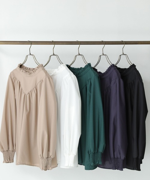 osharewalker（オシャレウォーカー）の「『フリル×Vデザインハイネックブラウス』（シャツ/ブラウス・レディース・ブラック/アイボリー/グリーン/ボルドー/グレイッシュベージュ/ネイビー/チャコール・1/2）」の16枚目の写真